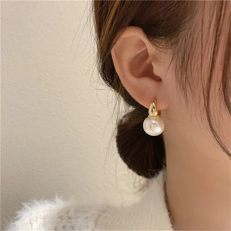 Velia Golden Pearl Loops